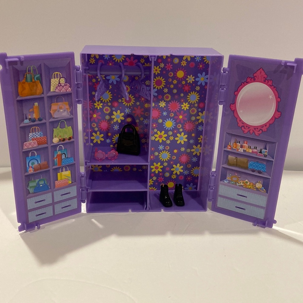 NWT Barbie Chelsea/Lori/6” Doll Closet